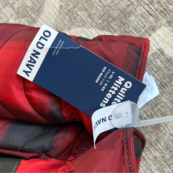 Old Navy Quilted Plaid Mittens NWT L/XL - Picture 3 of 4